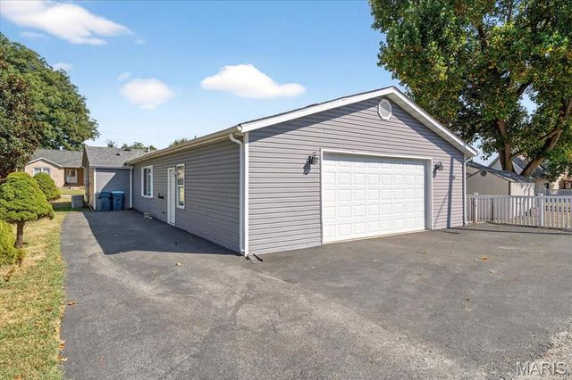 419 N Donk Avenue, Maryville, IL 62062