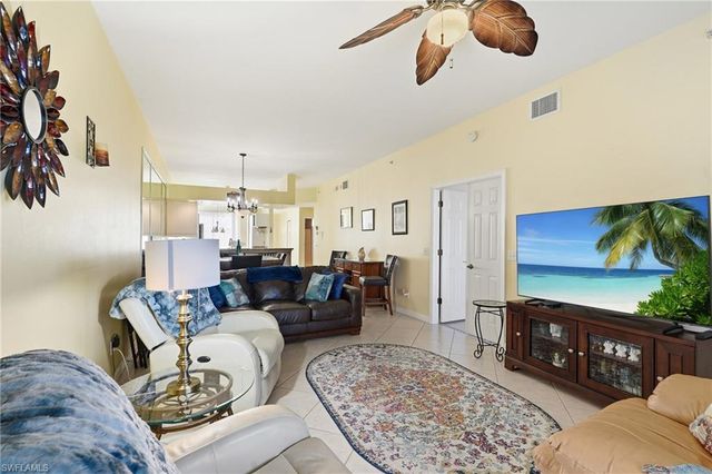 6700 Beach Resort DR 13, Naples, FL 34114