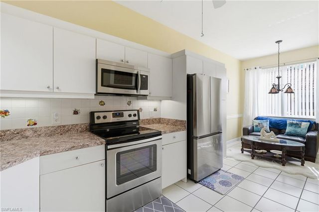 6700 Beach Resort DR 13, Naples, FL 34114