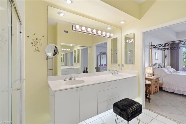 6700 Beach Resort DR 13, Naples, FL 34114