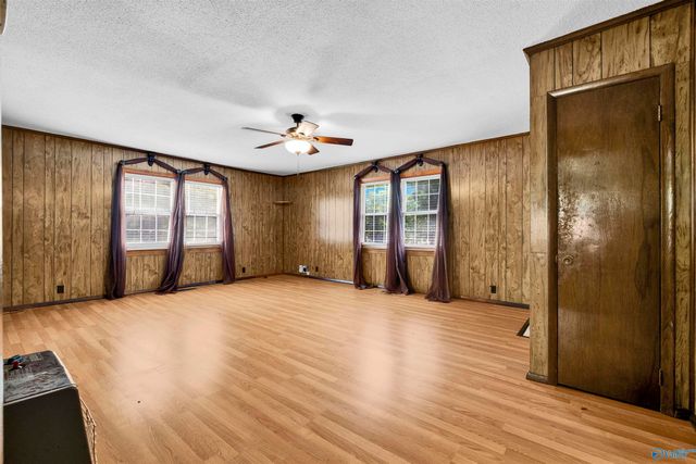 317 Wood Avenue SE, Attalla, AL 35954