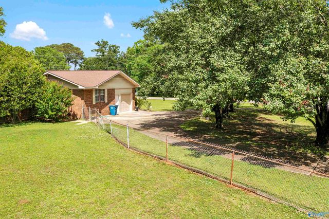 317 Wood Avenue SE, Attalla, AL 35954
