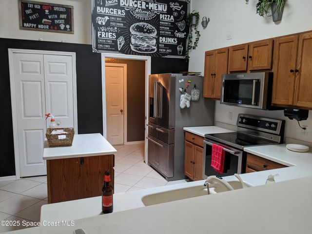 690 Henlock Street SE, Palm Bay, FL 32909