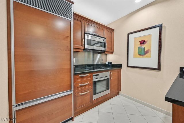 135 East Harmon Avenue 1401, Las Vegas, NV 89109