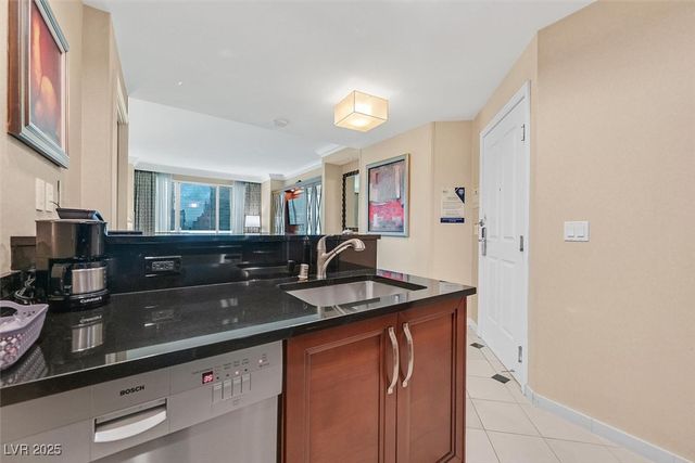 135 East Harmon Avenue 1401, Las Vegas, NV 89109