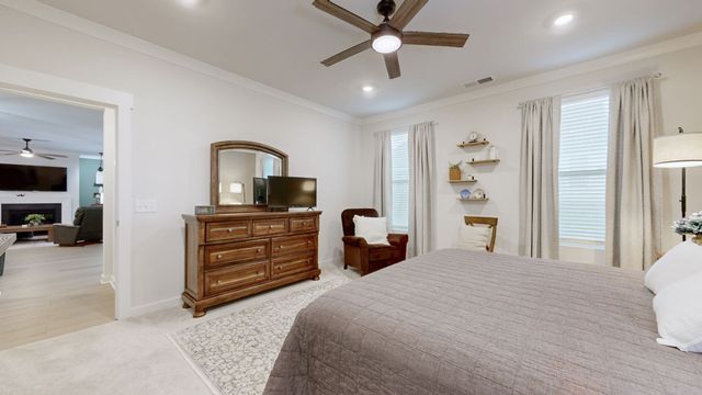 2669 Augusta Trace Dr, Columbia, TN 38401