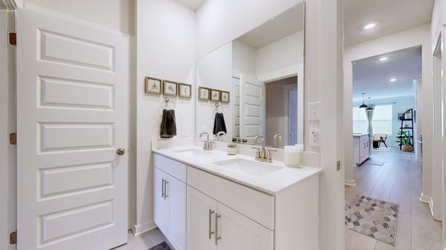 2669 Augusta Trace Dr, Columbia, TN 38401