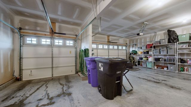 2669 Augusta Trace Dr, Columbia, TN 38401