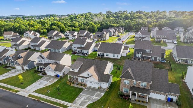 2669 Augusta Trace Dr, Columbia, TN 38401