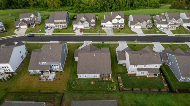 2669 Augusta Trace Dr, Columbia, TN 38401
