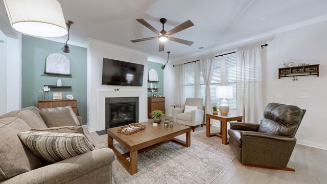 2669 Augusta Trace Dr, Columbia, TN 38401