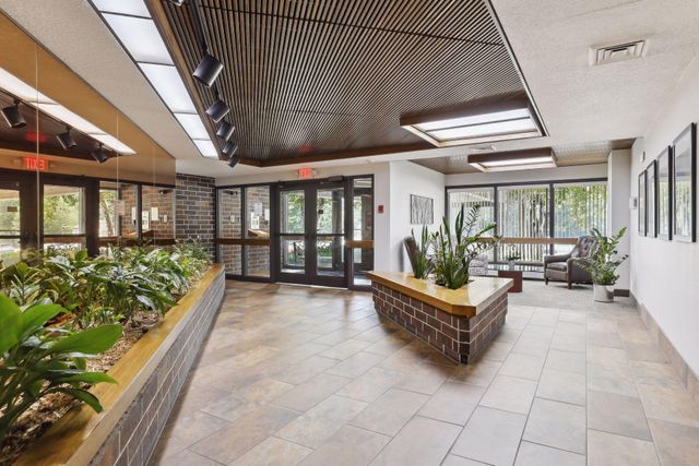 2265 Youngman Avenue 403E, Saint Paul, MN 55116