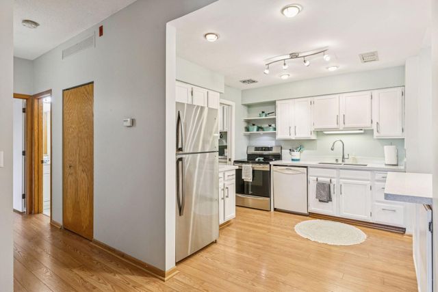 2265 Youngman Avenue 403E, Saint Paul, MN 55116