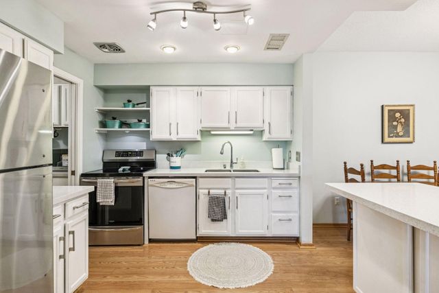 2265 Youngman Avenue 403E, Saint Paul, MN 55116