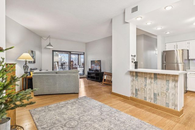 2265 Youngman Avenue 403E, Saint Paul, MN 55116