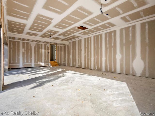 1051 E Avon Road, Rochester Hills, MI 48307