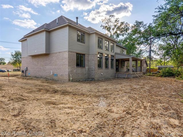 1051 E Avon Road, Rochester Hills, MI 48307