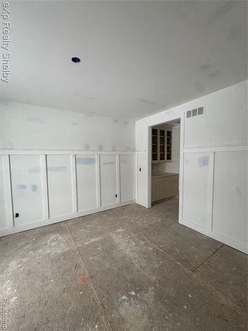 1051 E Avon Road, Rochester Hills, MI 48307