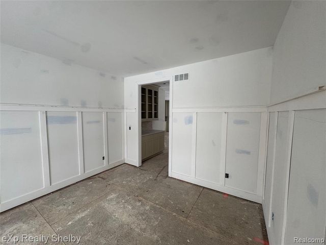 1051 E Avon Road, Rochester Hills, MI 48307