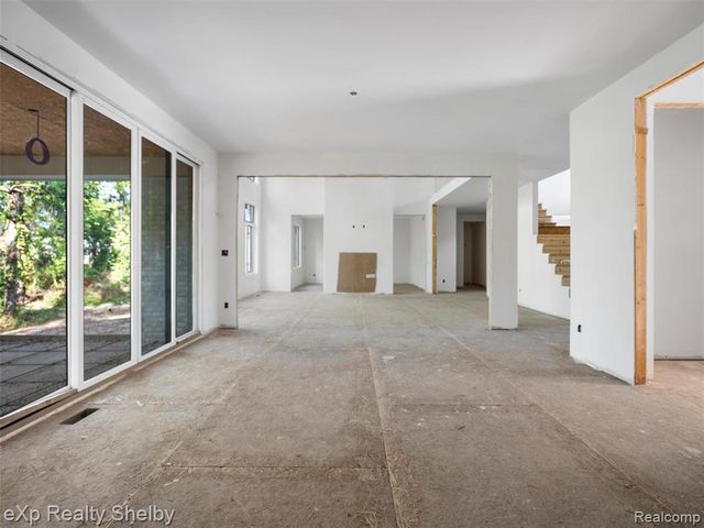 1051 E Avon Road, Rochester Hills, MI 48307