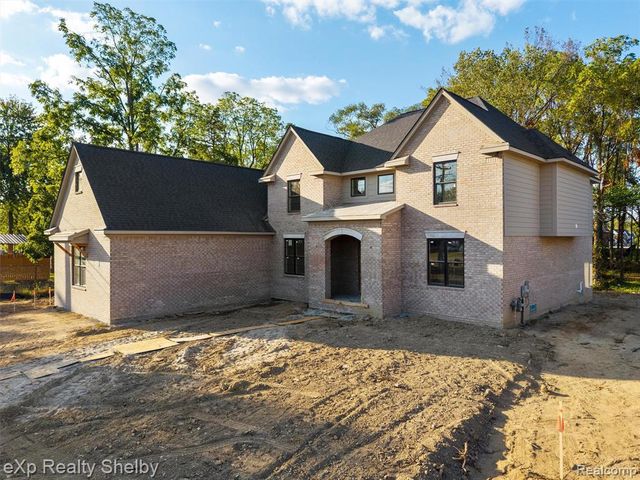 1051 E Avon Road, Rochester Hills, MI 48307