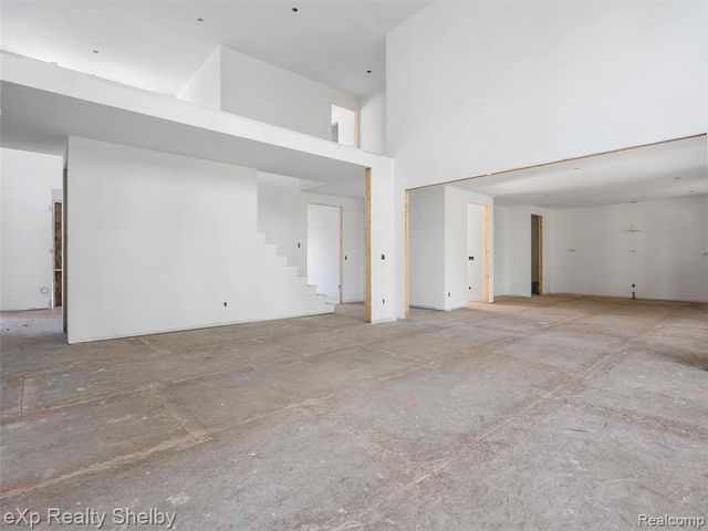 1051 E Avon Road, Rochester Hills, MI 48307