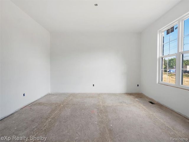 1051 E Avon Road, Rochester Hills, MI 48307