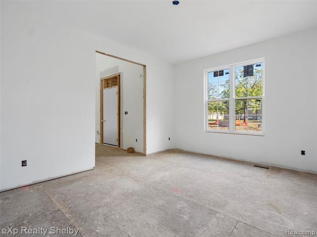 1051 E Avon Road, Rochester Hills, MI 48307