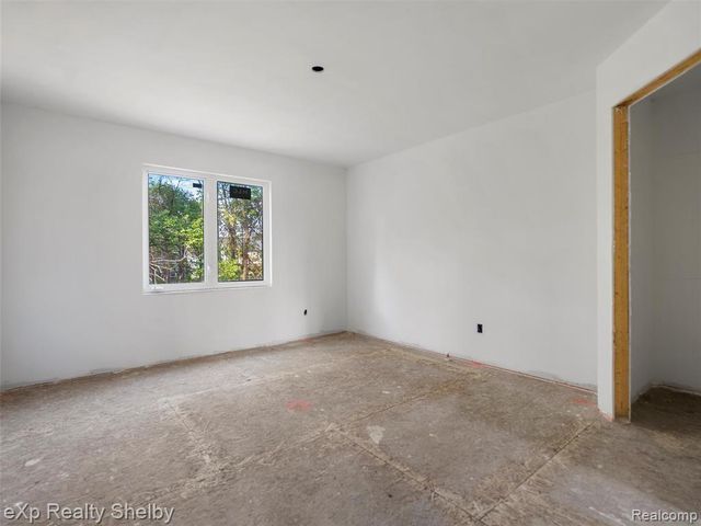 1051 E Avon Road, Rochester Hills, MI 48307