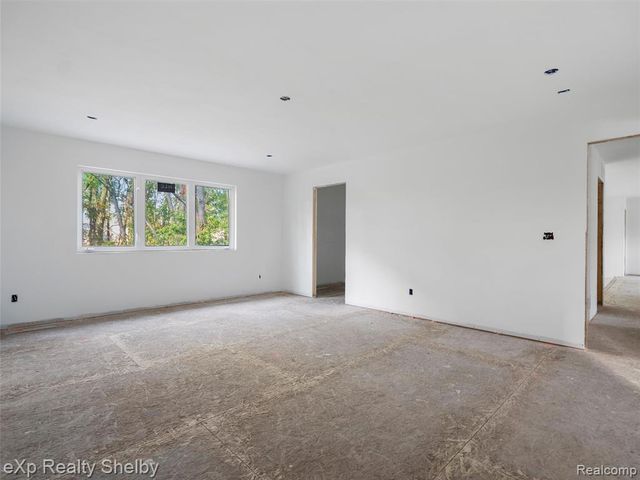 1051 E Avon Road, Rochester Hills, MI 48307