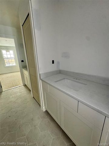 1051 E Avon Road, Rochester Hills, MI 48307