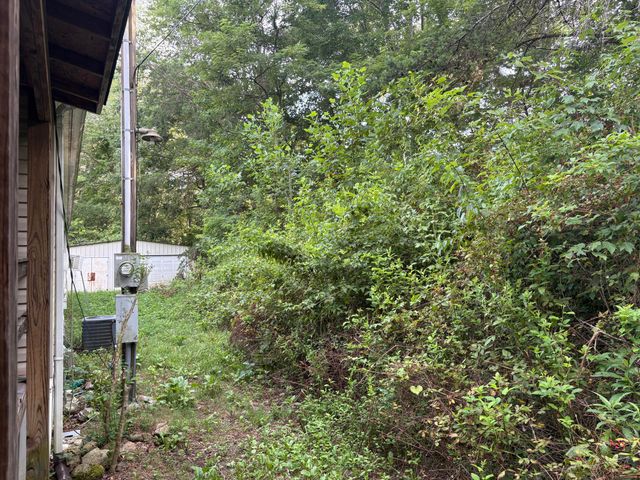 650 Ky 3085, Flat Lick, KY 40935