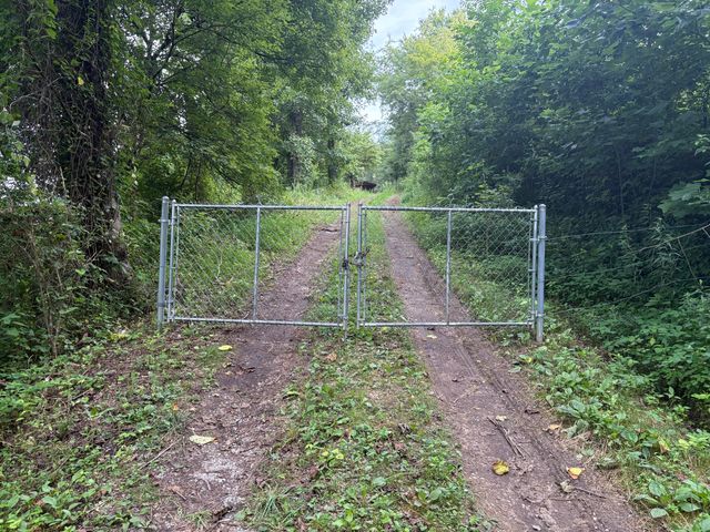 650 Ky 3085, Flat Lick, KY 40935