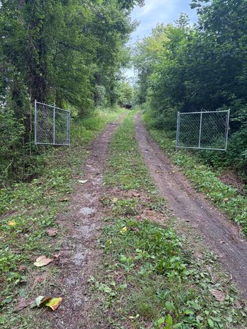 650 Ky 3085, Flat Lick, KY 40935