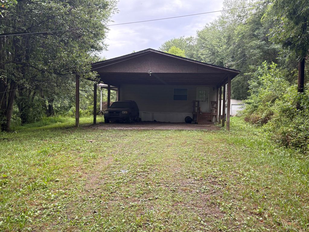 650 Ky 3085, Flat Lick, KY 40935