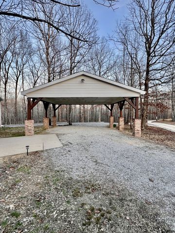 732 Tiger Bennett Rd, Hampshire, TN 38461