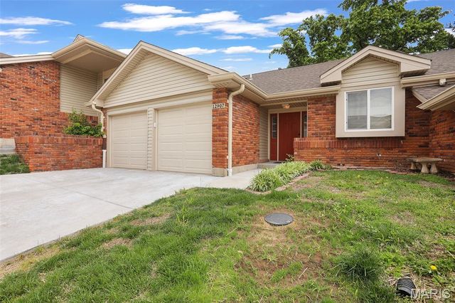 12907 Springdale Village Drive, Unincorporated, MO 63146