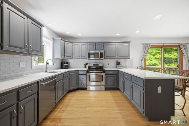 131 Hanover Road, Newtown, CT 06470