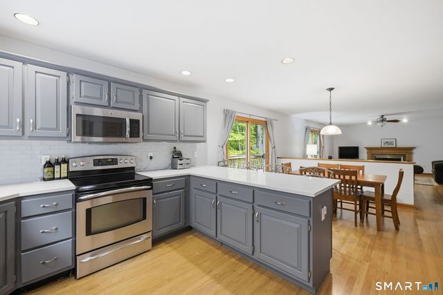 131 Hanover Road, Newtown, CT 06470