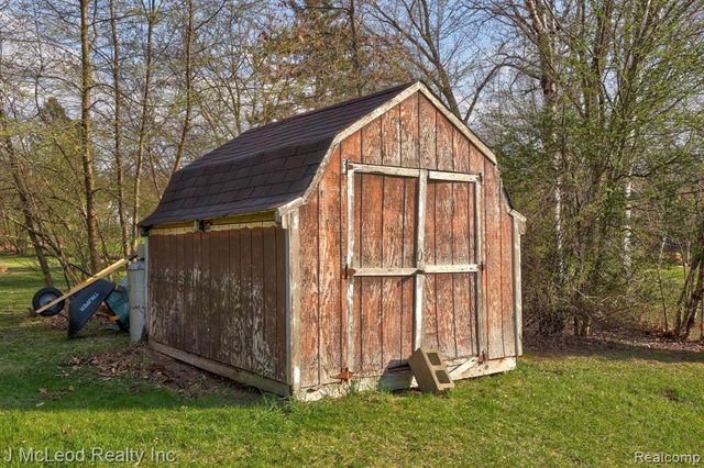 9975 Tuscola Road, Clio, MI 48420