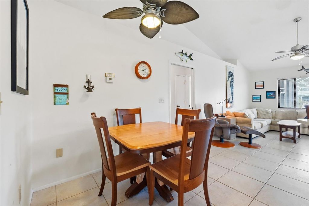 Image 11 of property listing at 4523 4TH AVENUE NE, Bradenton, FL 34208