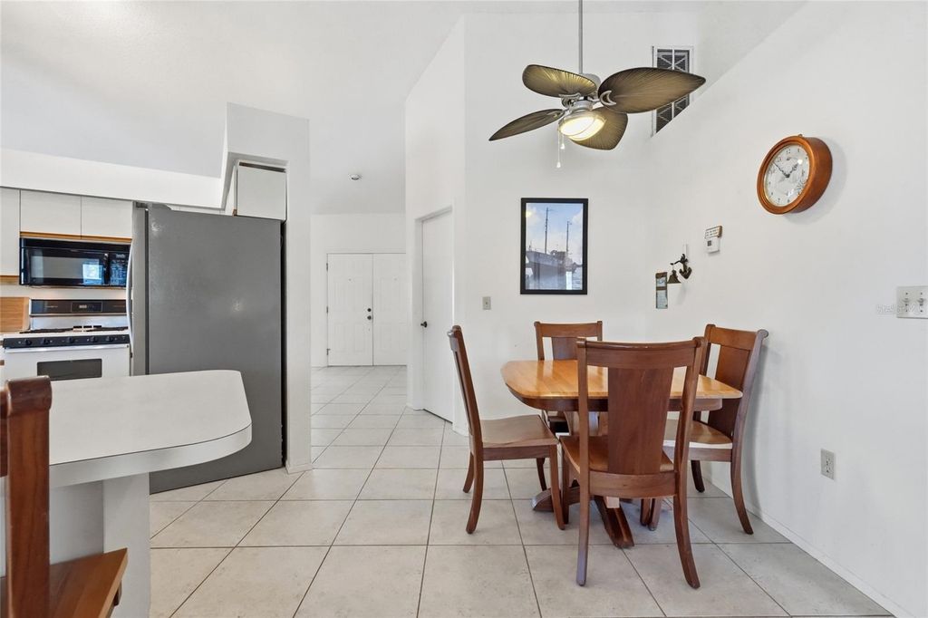 Image 13 of property listing at 4523 4TH AVENUE NE, Bradenton, FL 34208