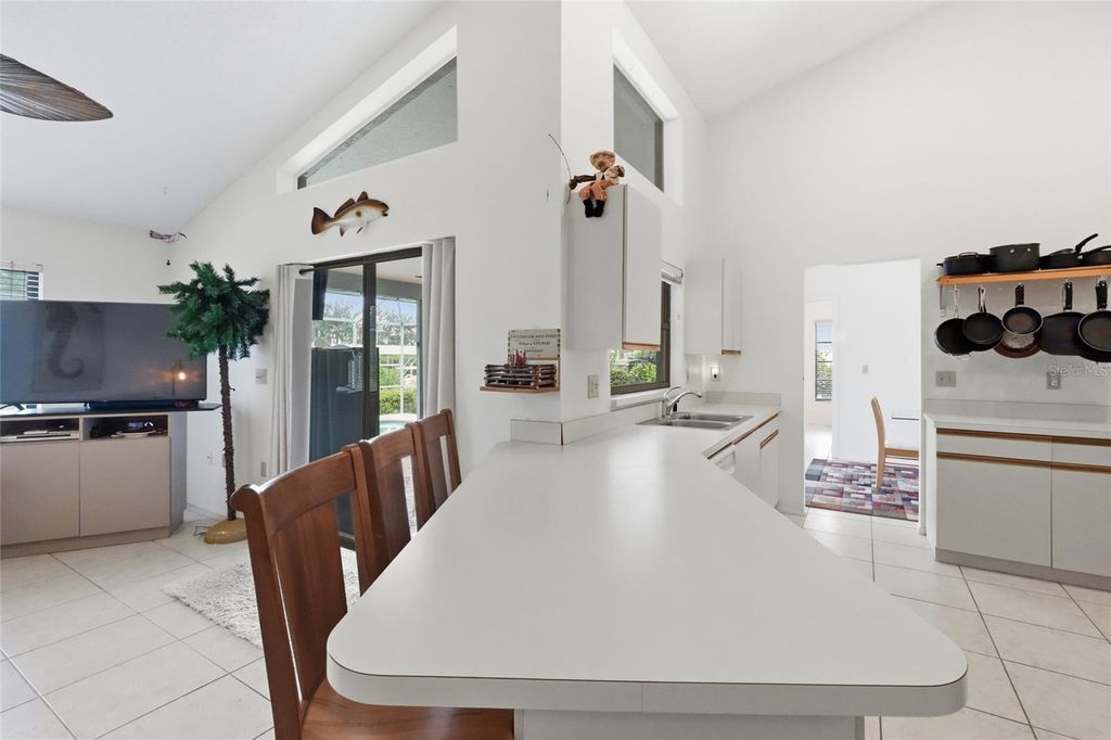 Image 14 of property listing at 4523 4TH AVENUE NE, Bradenton, FL 34208
