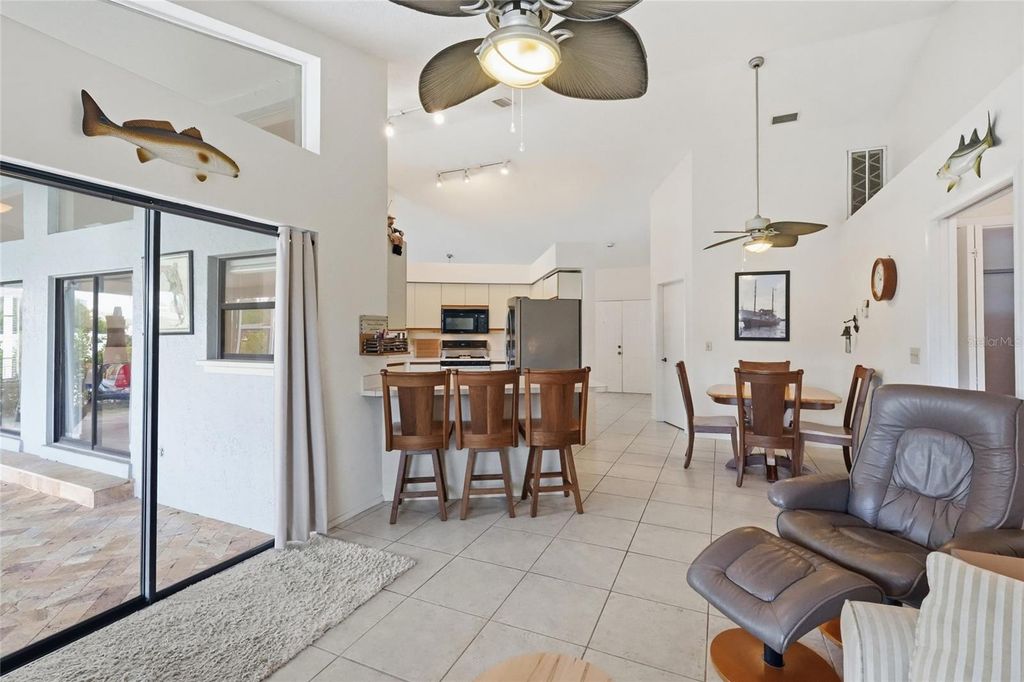 Image 25 of property listing at 4523 4TH AVENUE NE, Bradenton, FL 34208