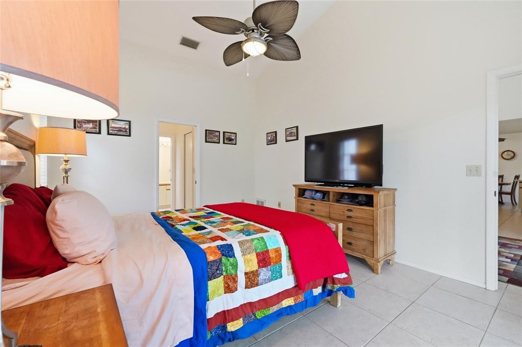 Image 28 of property listing at 4523 4TH AVENUE NE, Bradenton, FL 34208