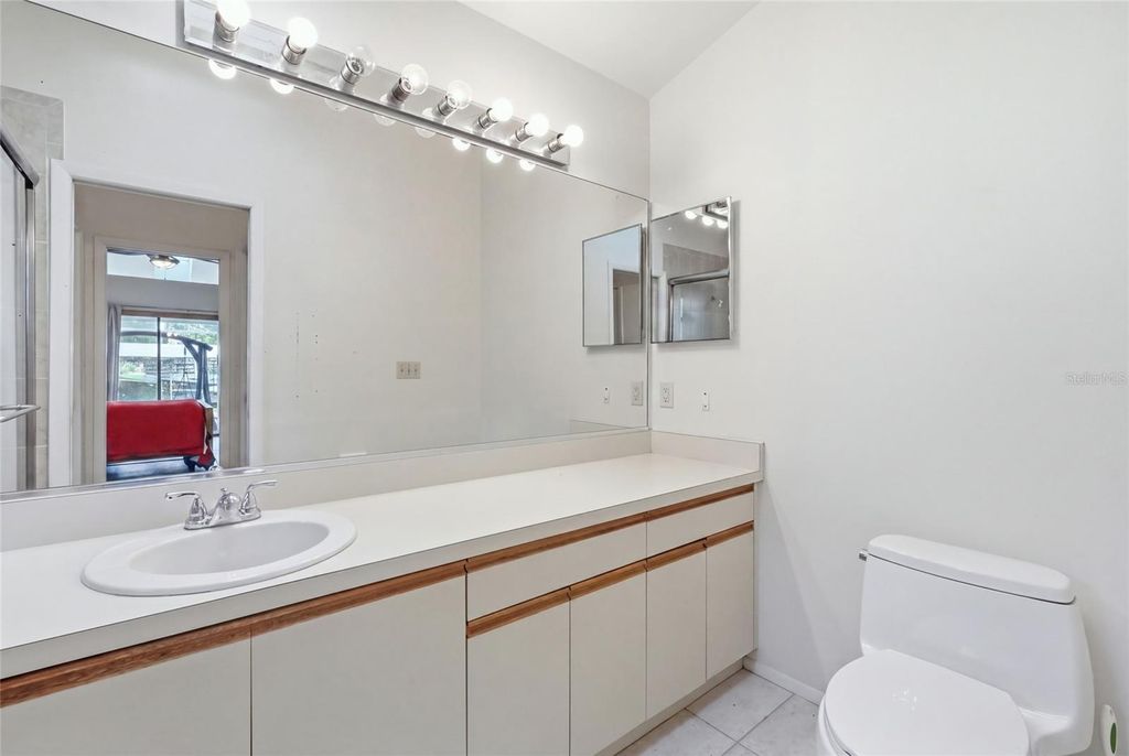 Image 31 of property listing at 4523 4TH AVENUE NE, Bradenton, FL 34208
