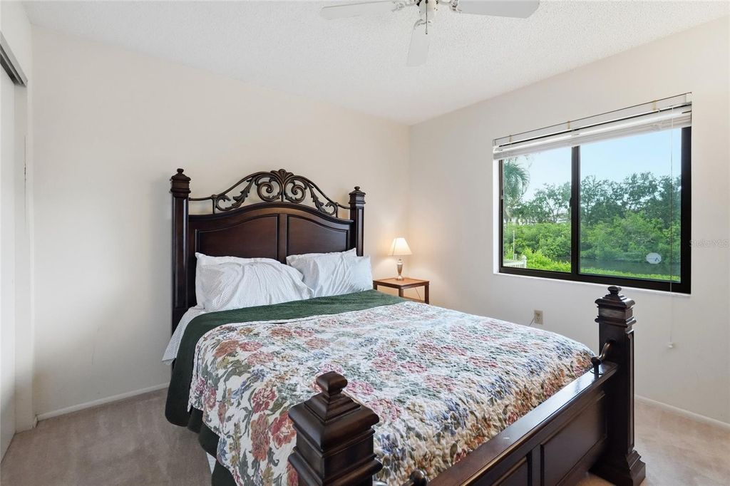 Image 33 of property listing at 4523 4TH AVENUE NE, Bradenton, FL 34208