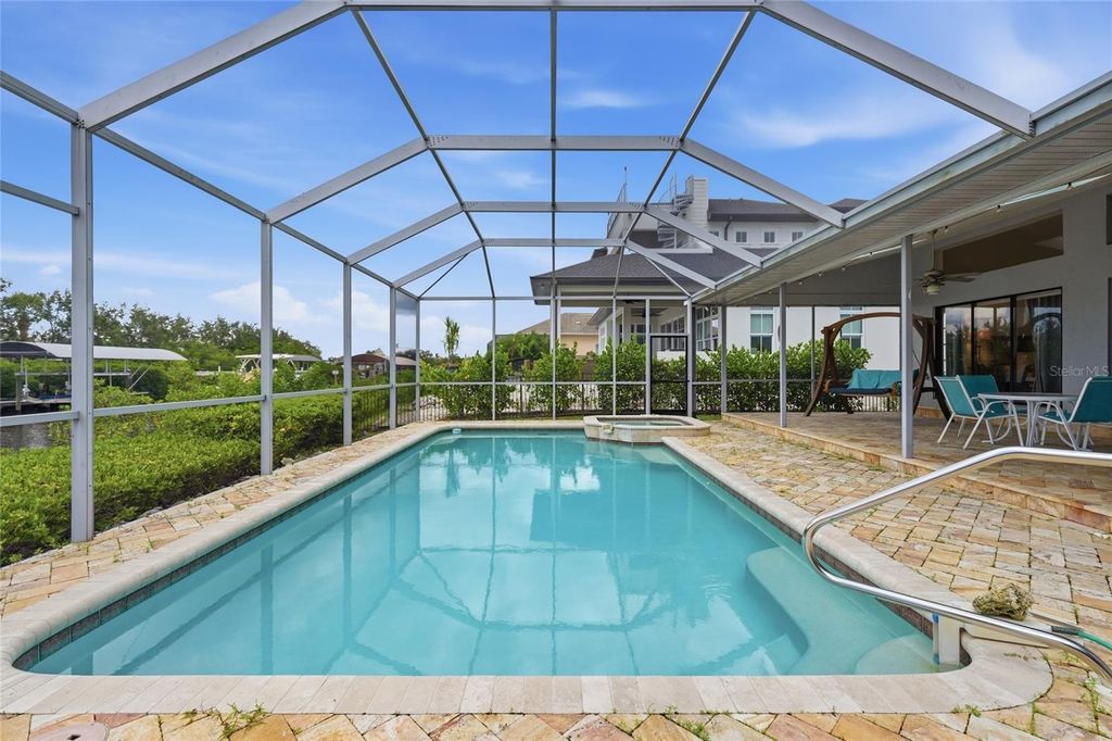 Image 45 of property listing at 4523 4TH AVENUE NE, Bradenton, FL 34208