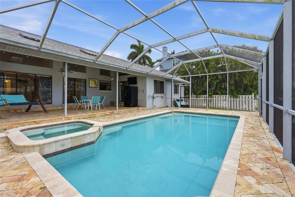 Image 48 of property listing at 4523 4TH AVENUE NE, Bradenton, FL 34208