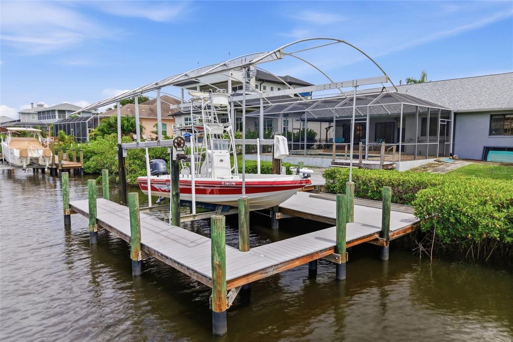 Image 50 of property listing at 4523 4TH AVENUE NE, Bradenton, FL 34208